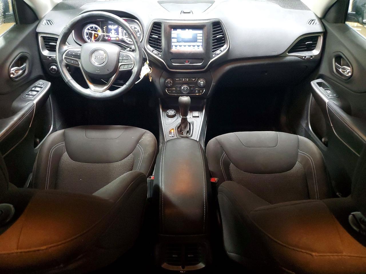 2019 JEEP CHEROKEE LATITUDE photo 8