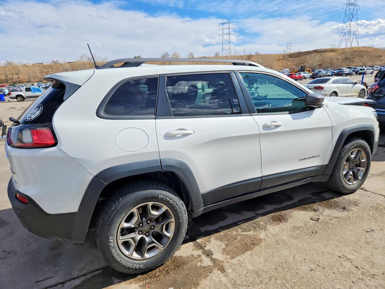 2019 JEEP CHEROKEE TRAILHAWK photo 5