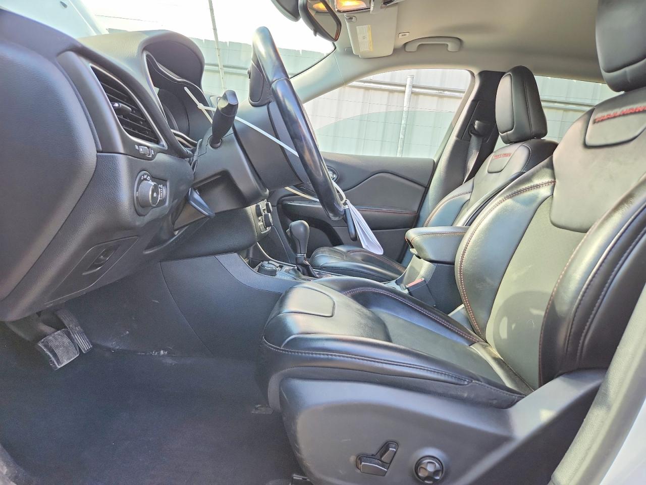 2019 JEEP CHEROKEE TRAILHAWK photo 13