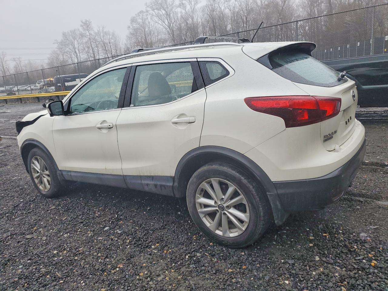 2019 NISSAN ROGUE SPORT SV photo 2
