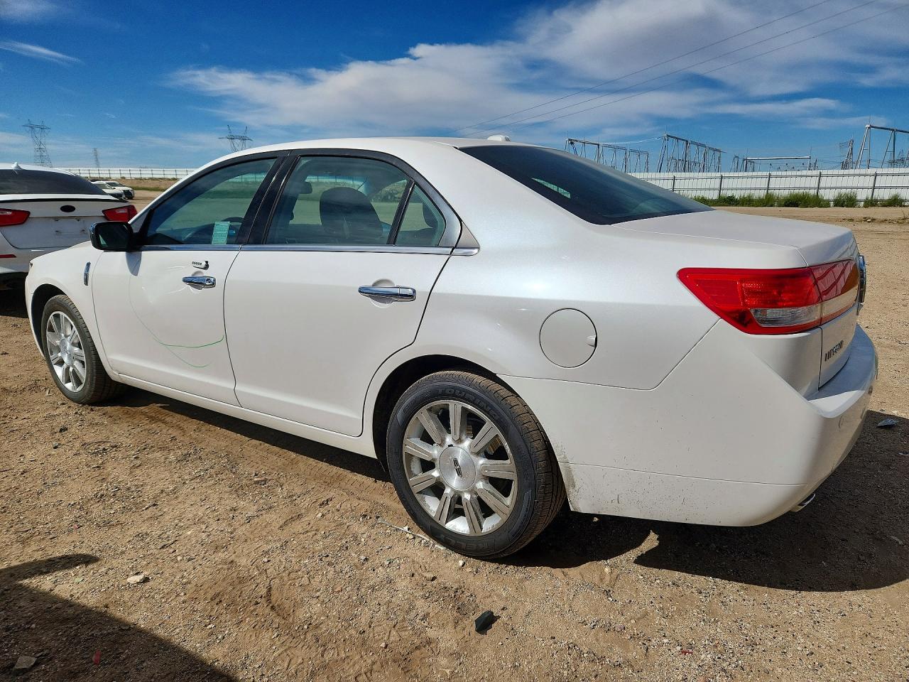 2010 LINCOLN MKZ photo 2