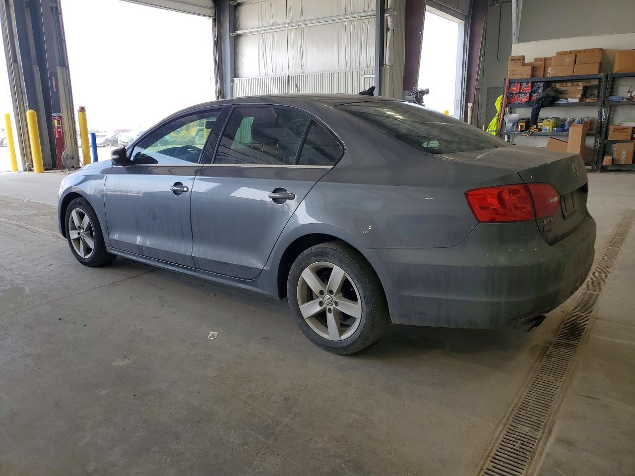 2013 VOLKSWAGEN JETTA TDI photo 2