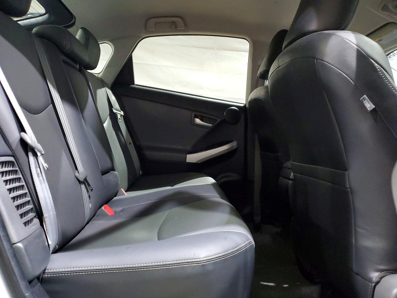 2014 TOYOTA PRIUS FOUR photo 10
