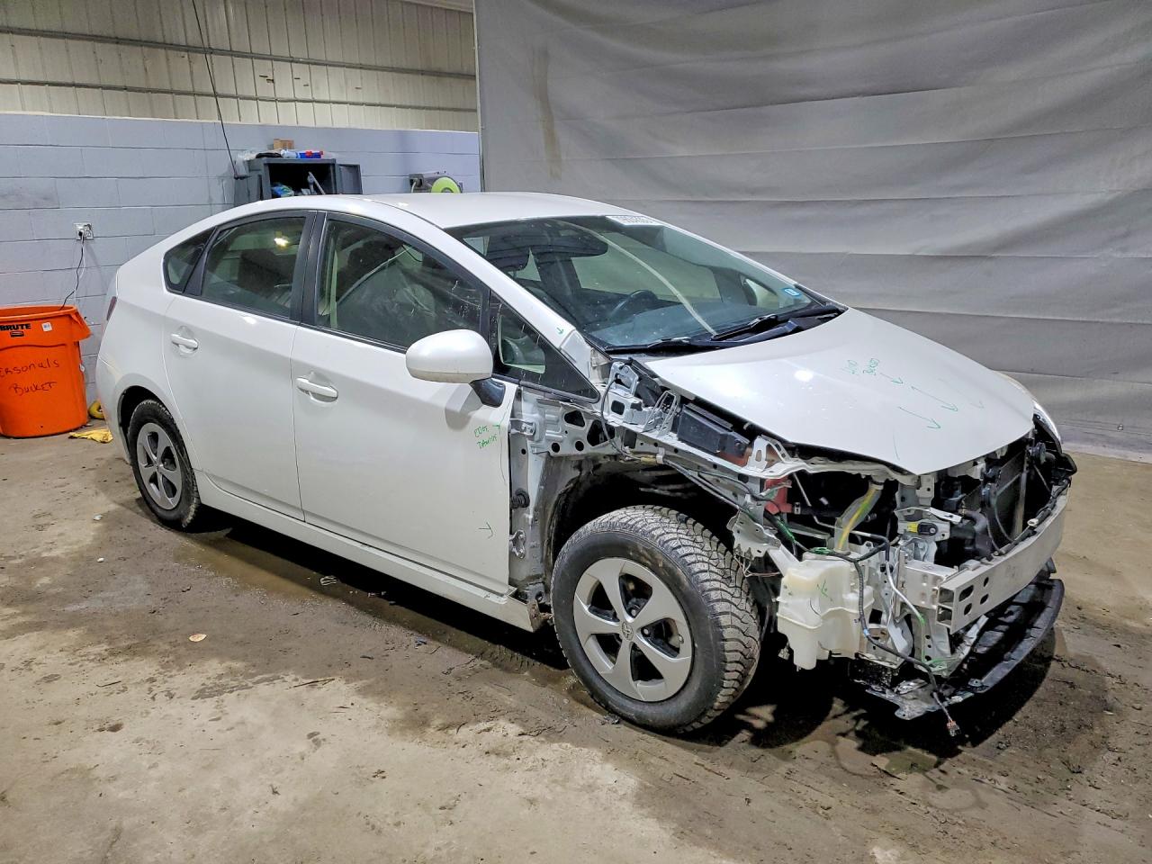 2014 TOYOTA PRIUS FOUR photo 4