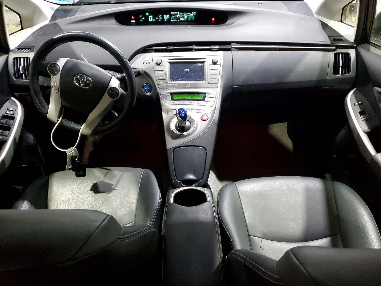 2014 TOYOTA PRIUS FOUR photo 8