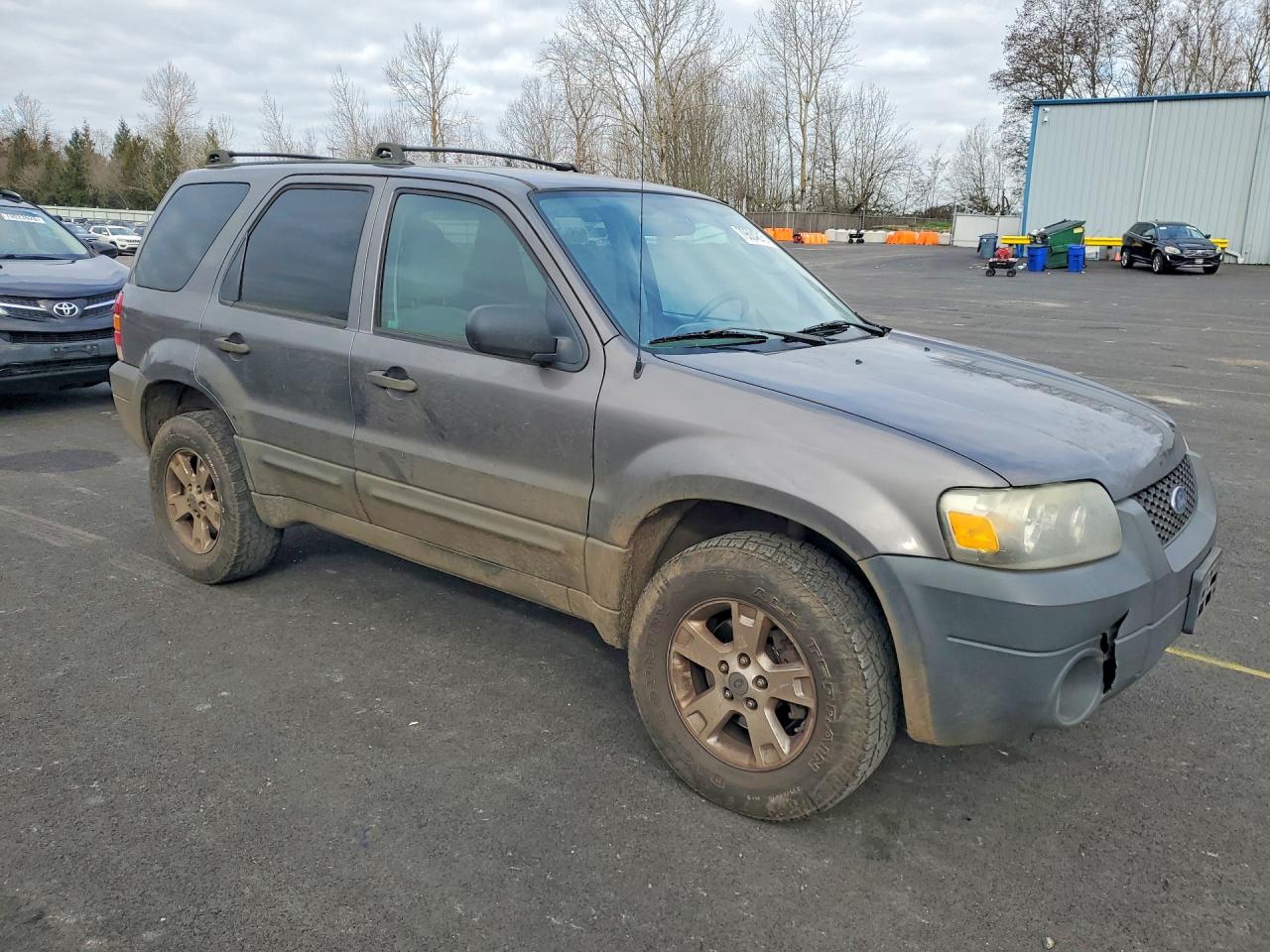 2005 FORD ESCAPE XLT photo 10
