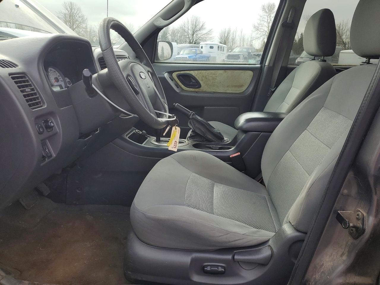 2005 FORD ESCAPE XLT photo 19