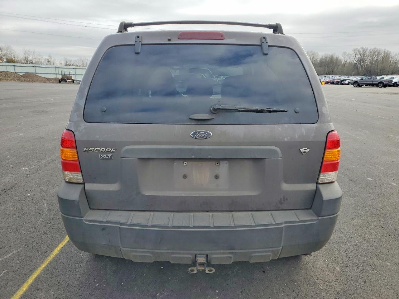 2005 FORD ESCAPE XLT photo 16