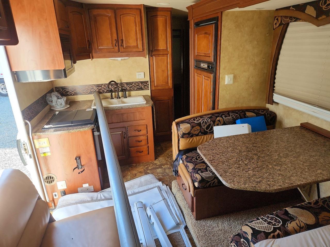 2010 FORD GREYHAWK RV photo 6