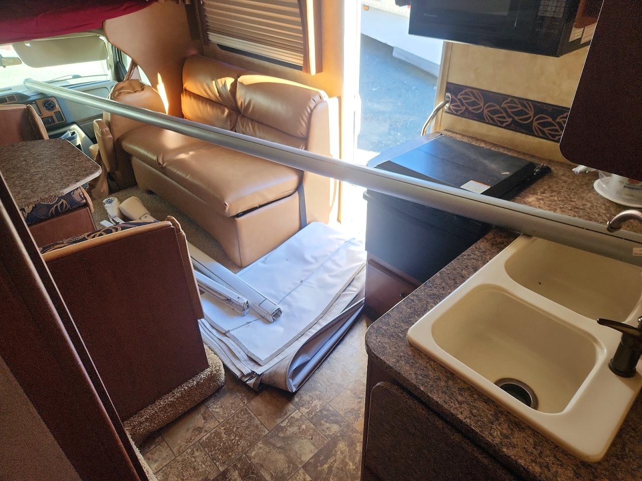 2010 FORD GREYHAWK RV photo 9