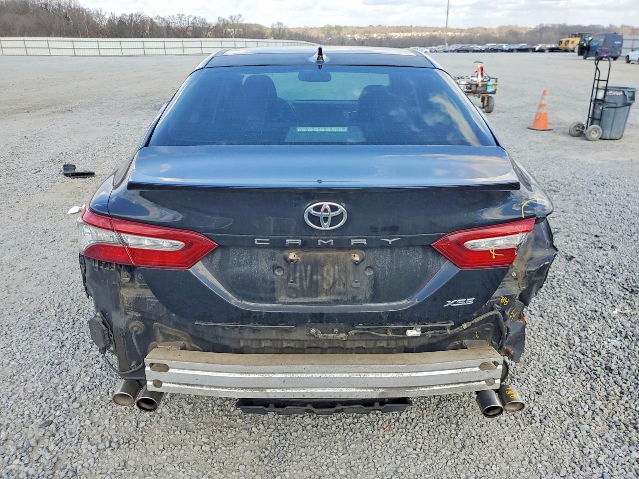 2018 TOYOTA CAMRY XSE V6 photo 6