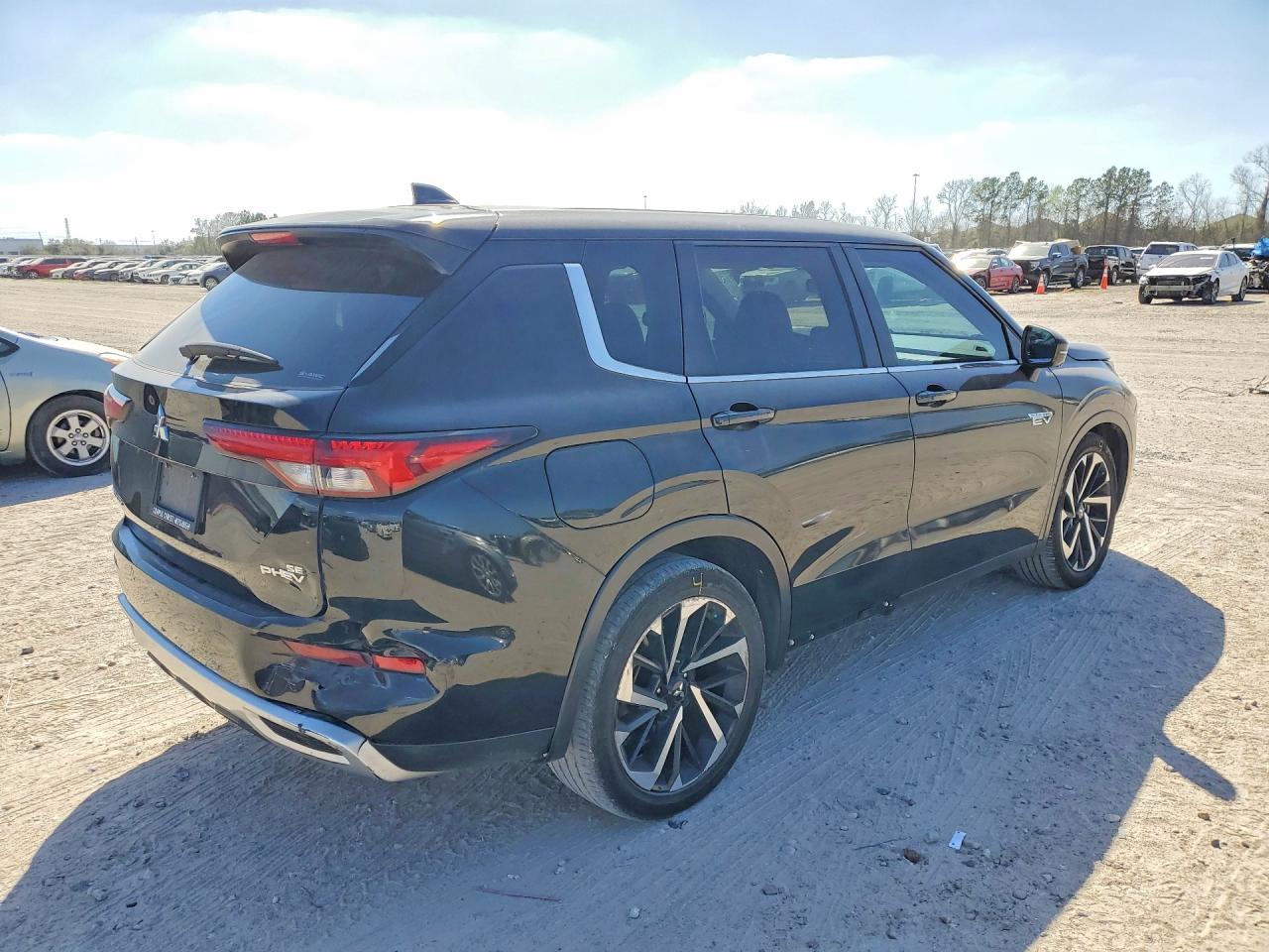 2024 MITSUBISHI OUTLANDER SE photo 5
