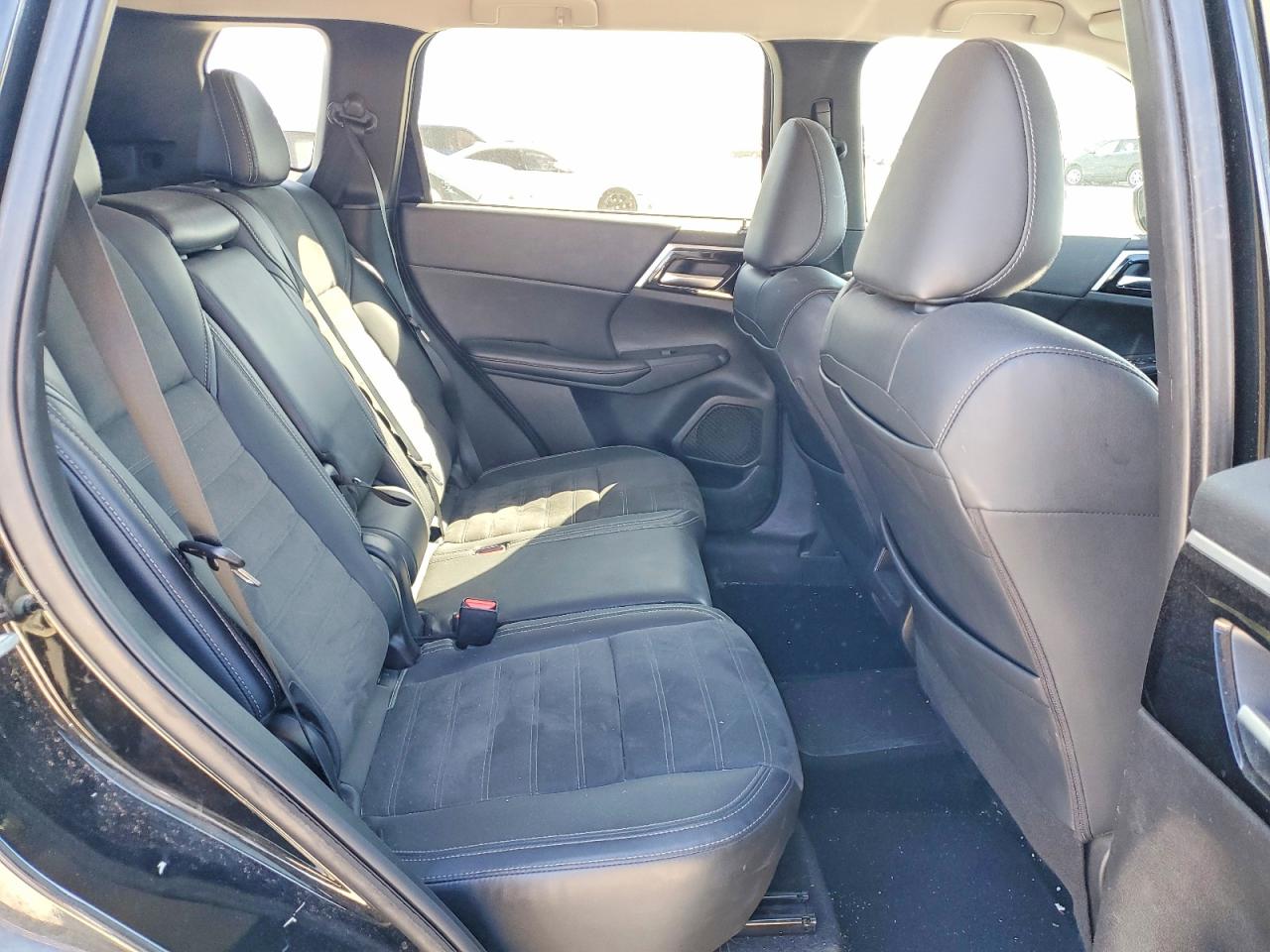 2024 MITSUBISHI OUTLANDER SE photo 21