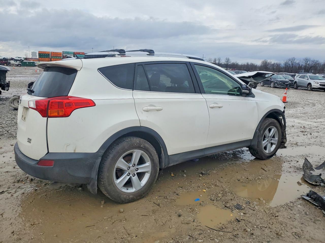 2014 TOYOTA RAV4 XLE photo 3