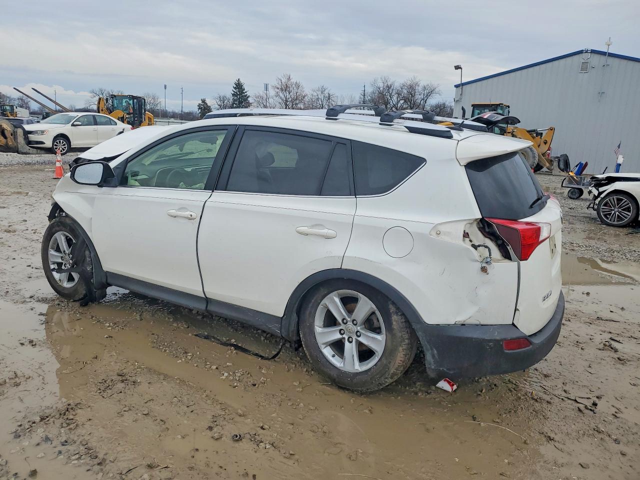 2014 TOYOTA RAV4 XLE photo 2