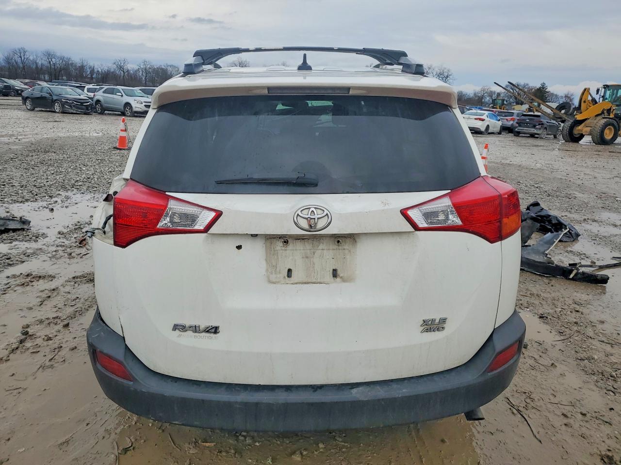 2014 TOYOTA RAV4 XLE photo 6