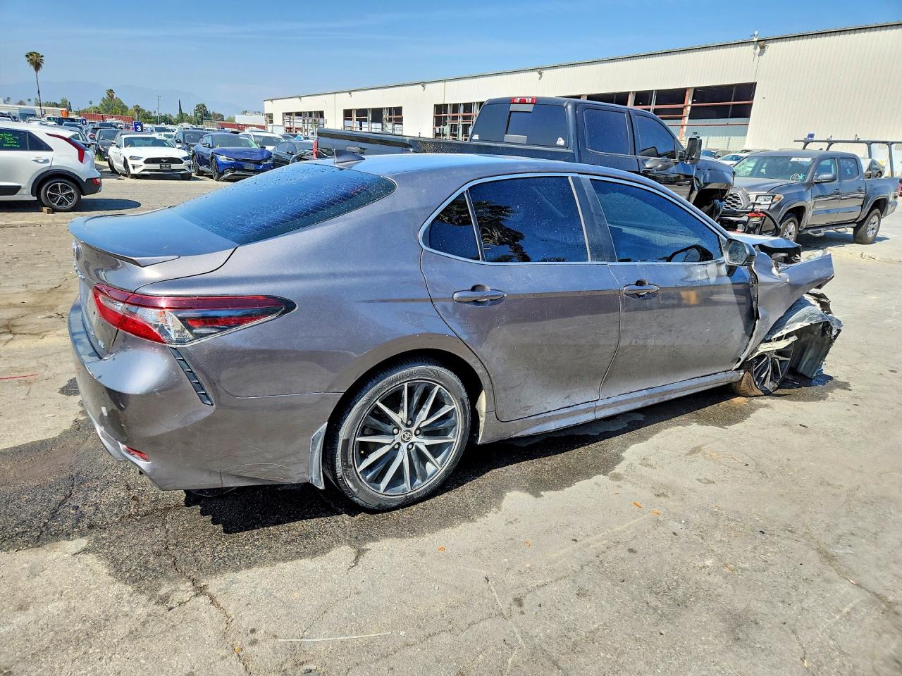 2021 TOYOTA CAMRY SE photo 7