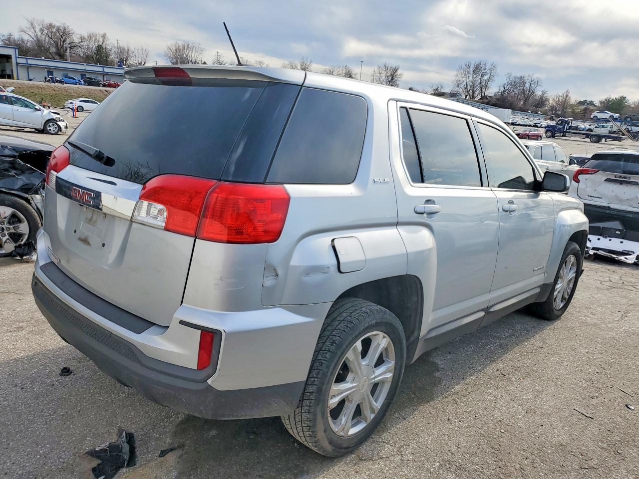 2017 GMC TERRAIN photo 3