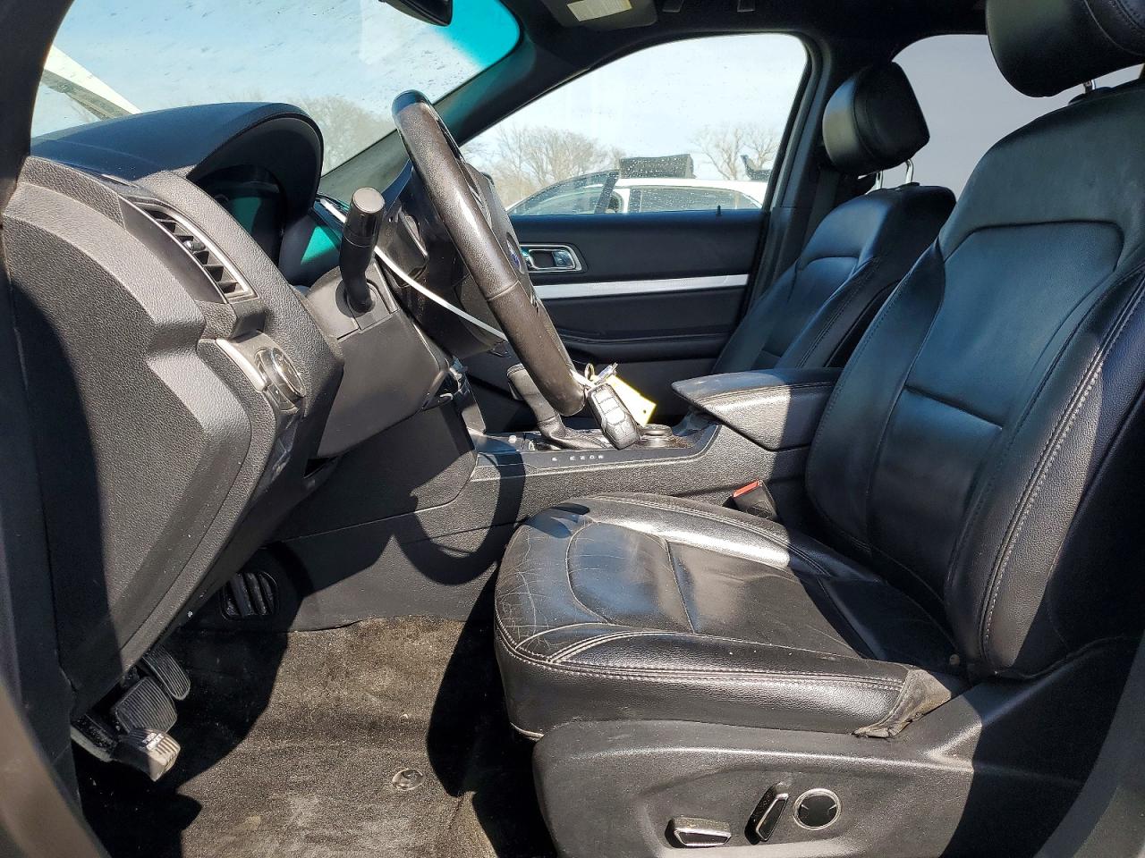 2016 FORD EXPLORER XLT photo 13