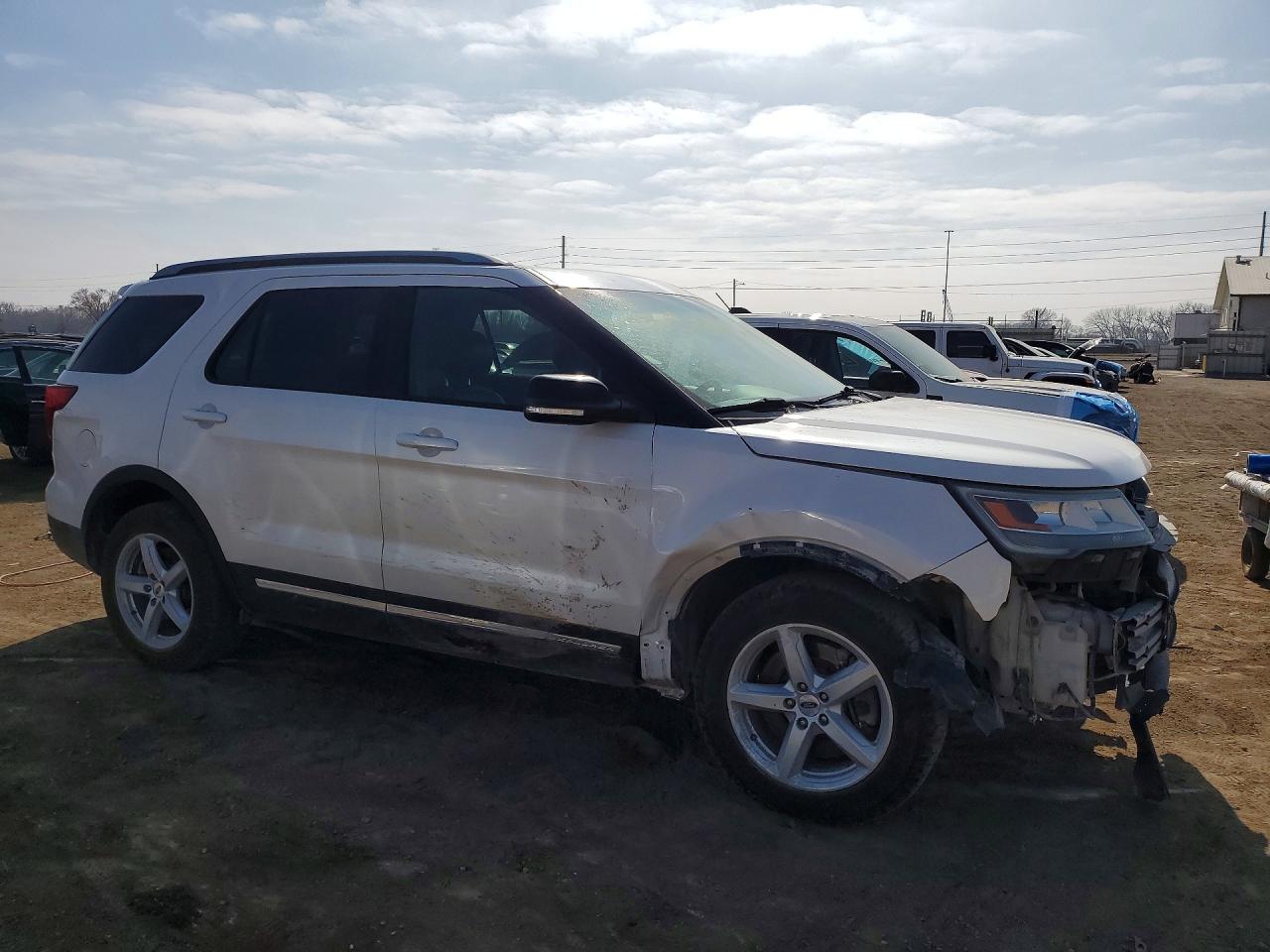 2016 FORD EXPLORER XLT photo 7