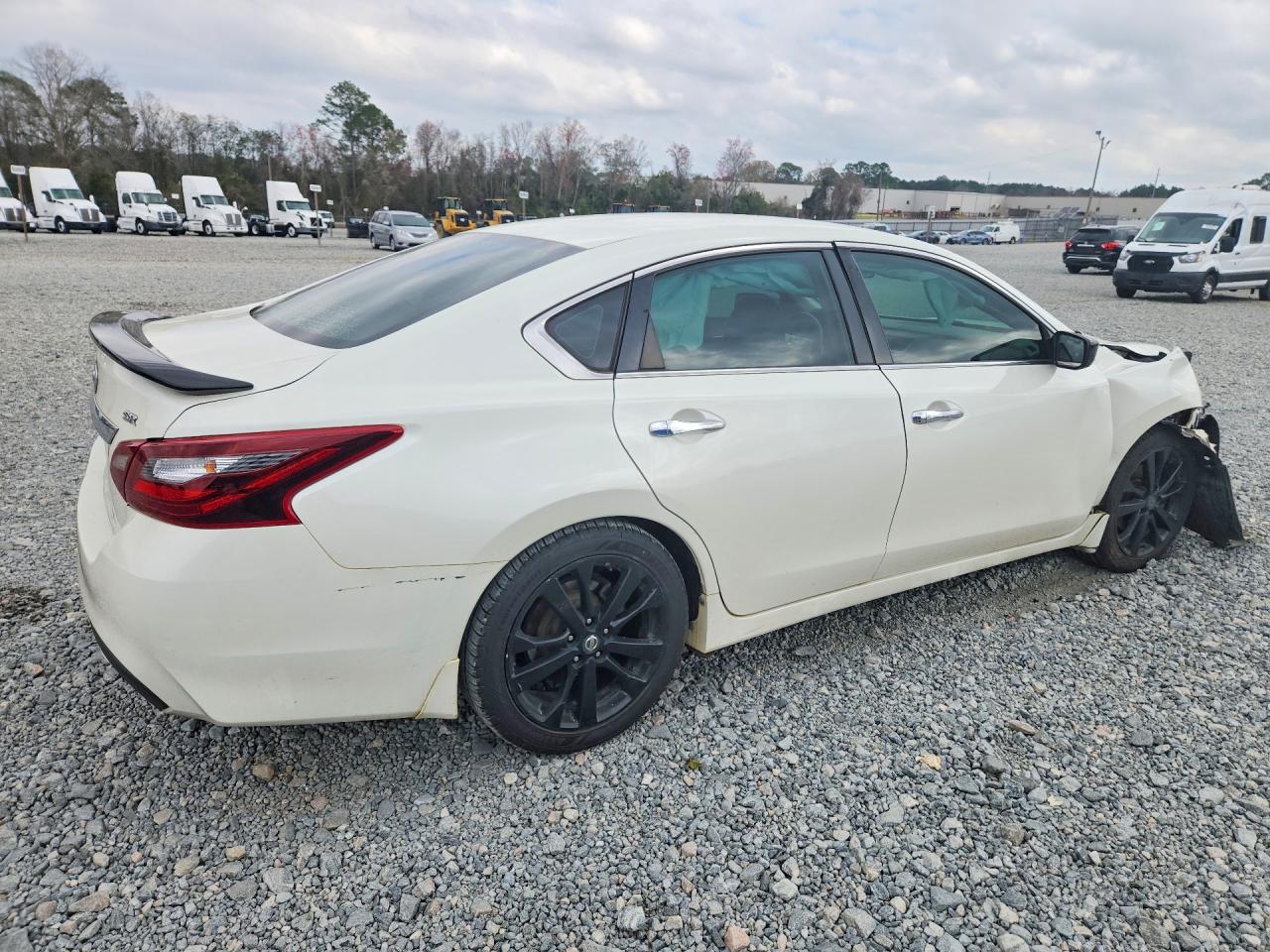 2017 NISSAN ALTIMA 2.5 SR photo 5