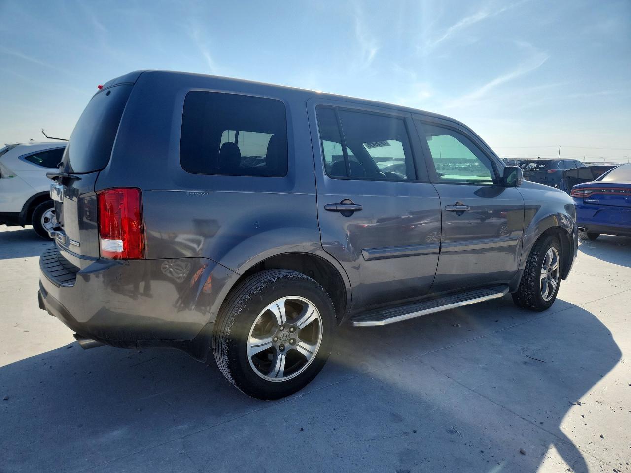 2015 HONDA PILOT SE photo 5