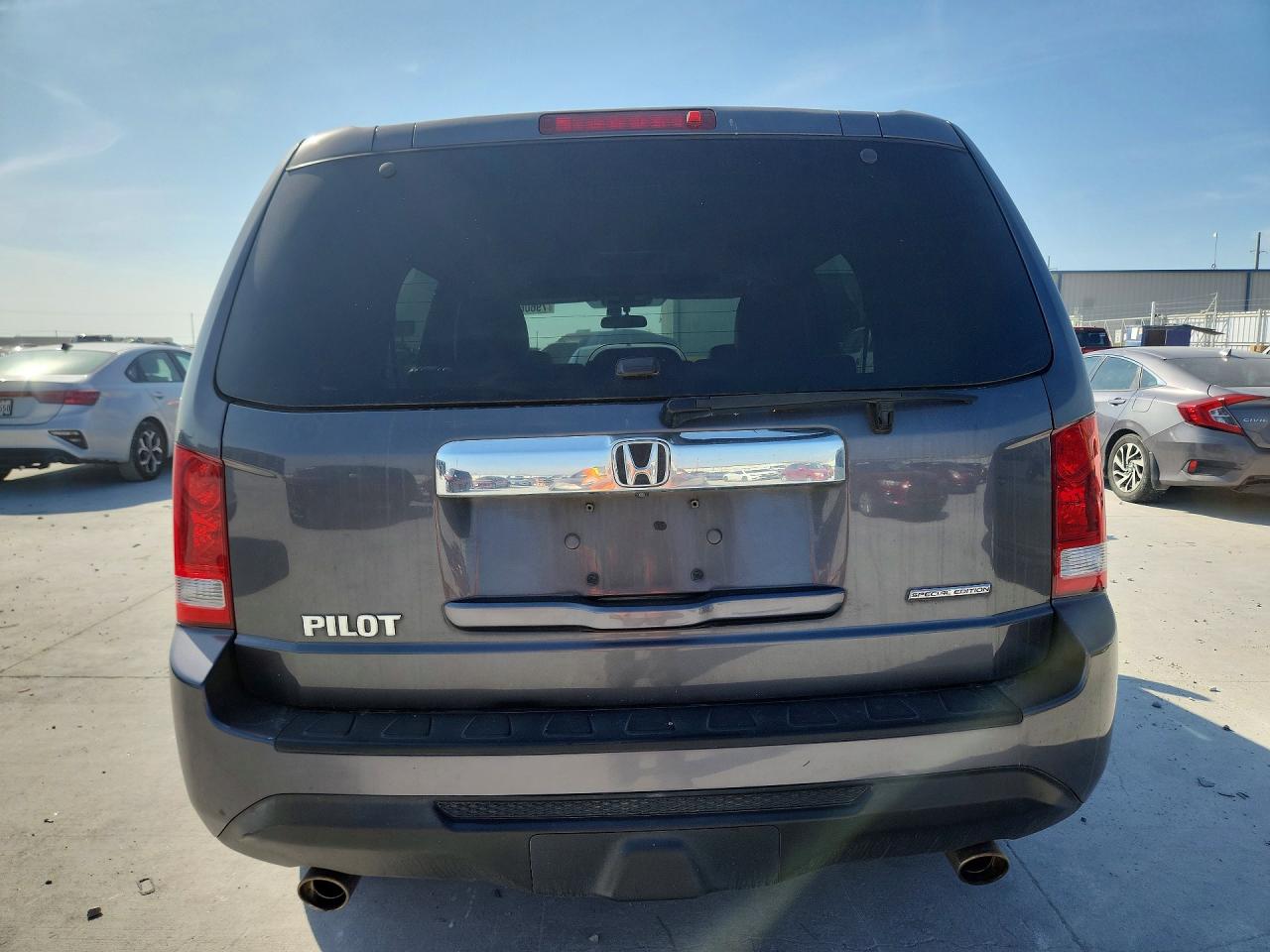 2015 HONDA PILOT SE photo 11