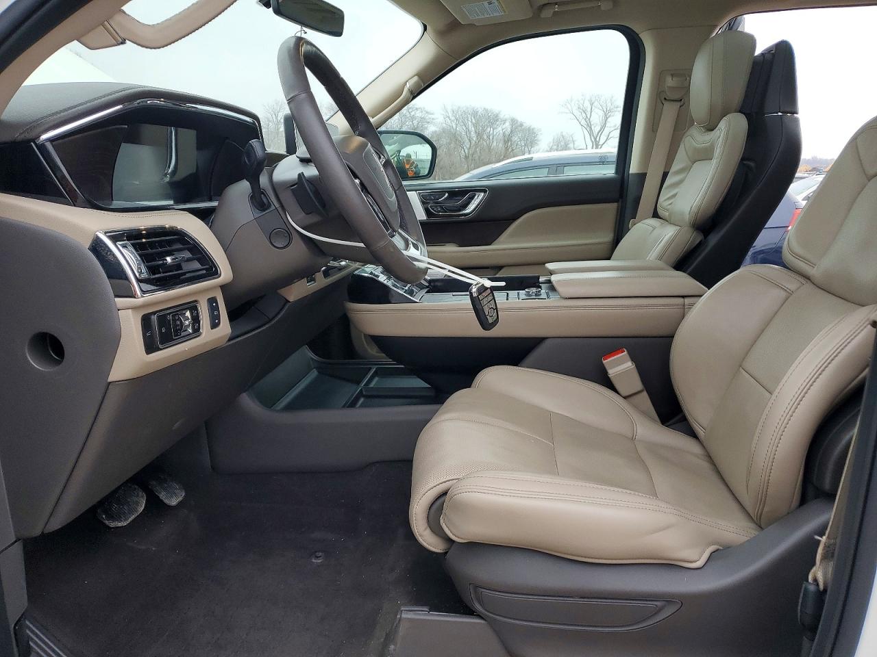 2024 LINCOLN NAVIGATOR L RESERVE photo 19