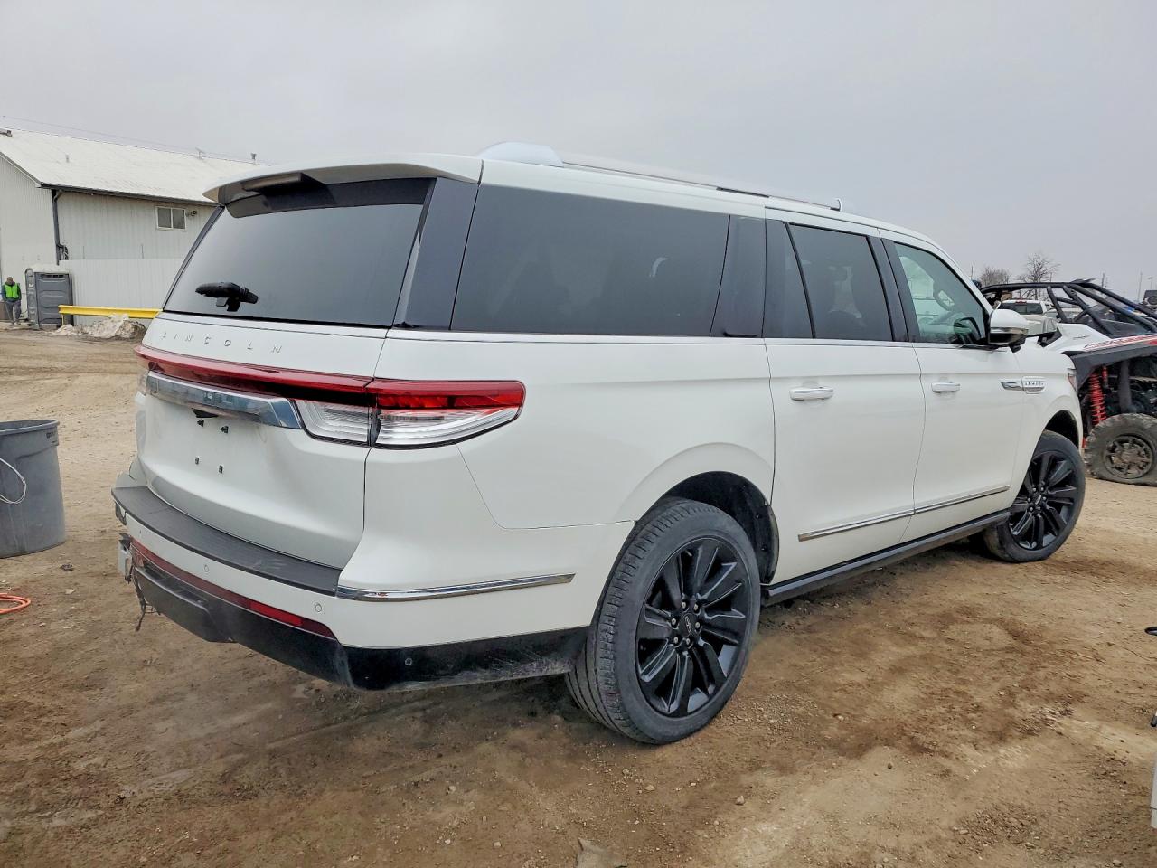 2024 LINCOLN NAVIGATOR L RESERVE photo 7