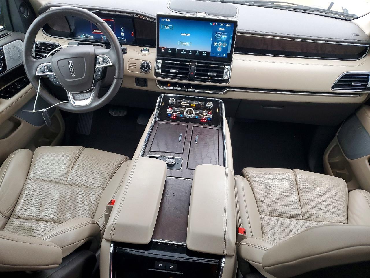2024 LINCOLN NAVIGATOR L RESERVE photo 22