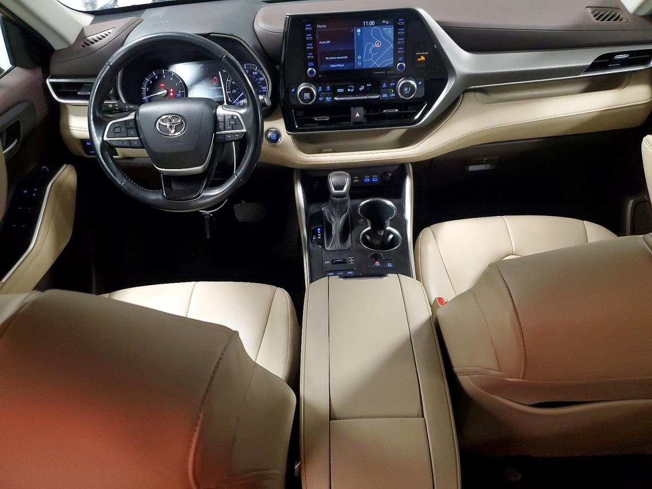2022 TOYOTA HIGHLANDER XLE photo 8