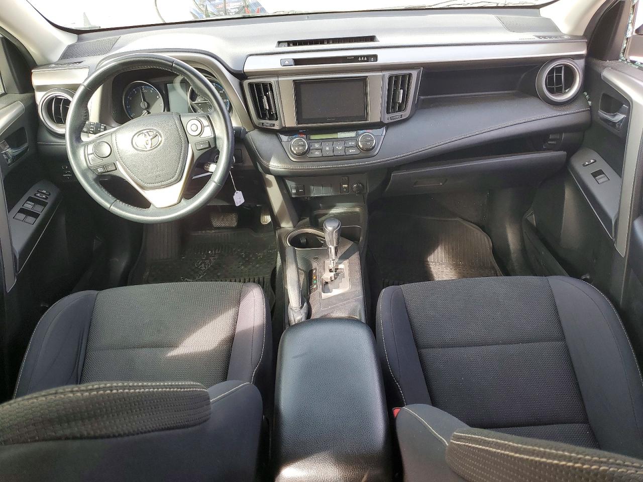 2017 TOYOTA RAV4 XLE photo 15