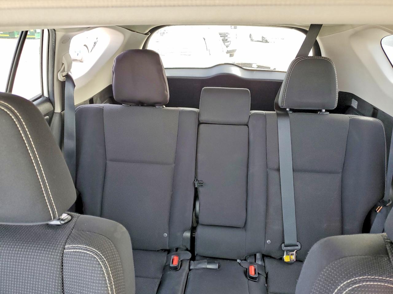 2017 TOYOTA RAV4 XLE photo 19