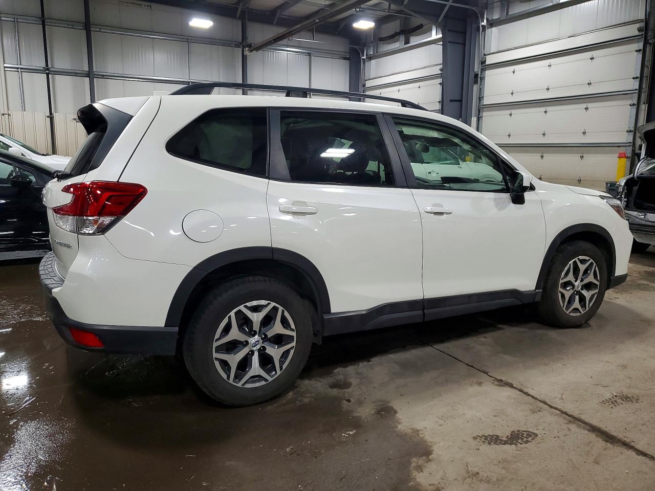 2019 SUBARU FORESTER PREMIUM photo 3