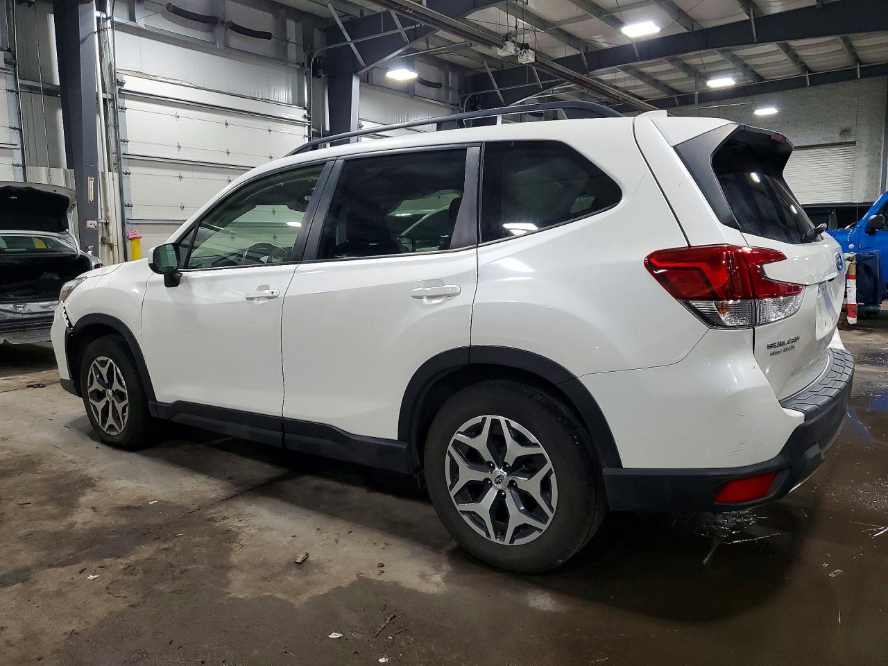 2019 SUBARU FORESTER PREMIUM photo 2