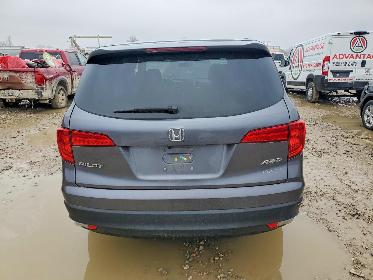 2016 HONDA PILOT LX photo 6