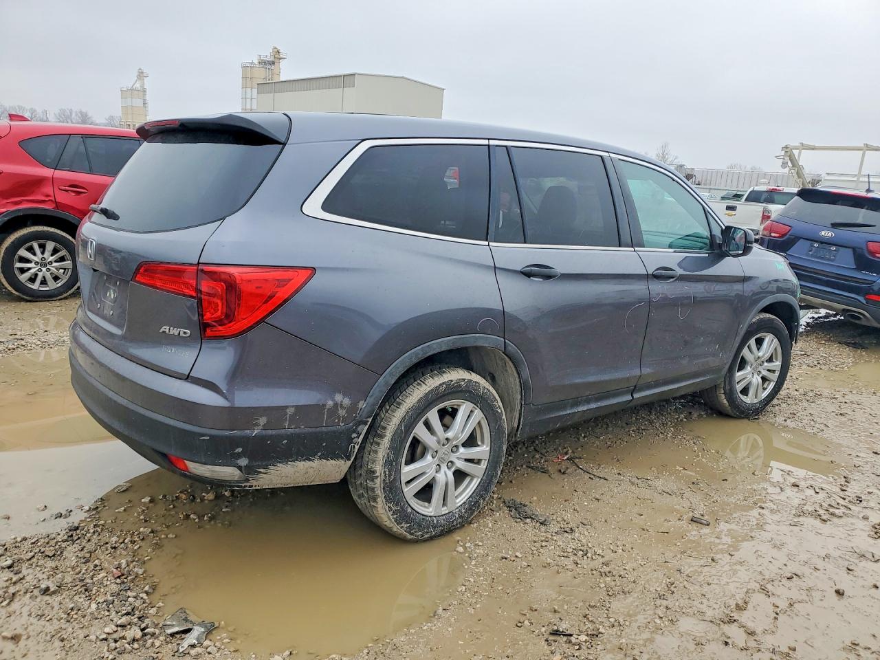 2016 HONDA PILOT LX photo 3