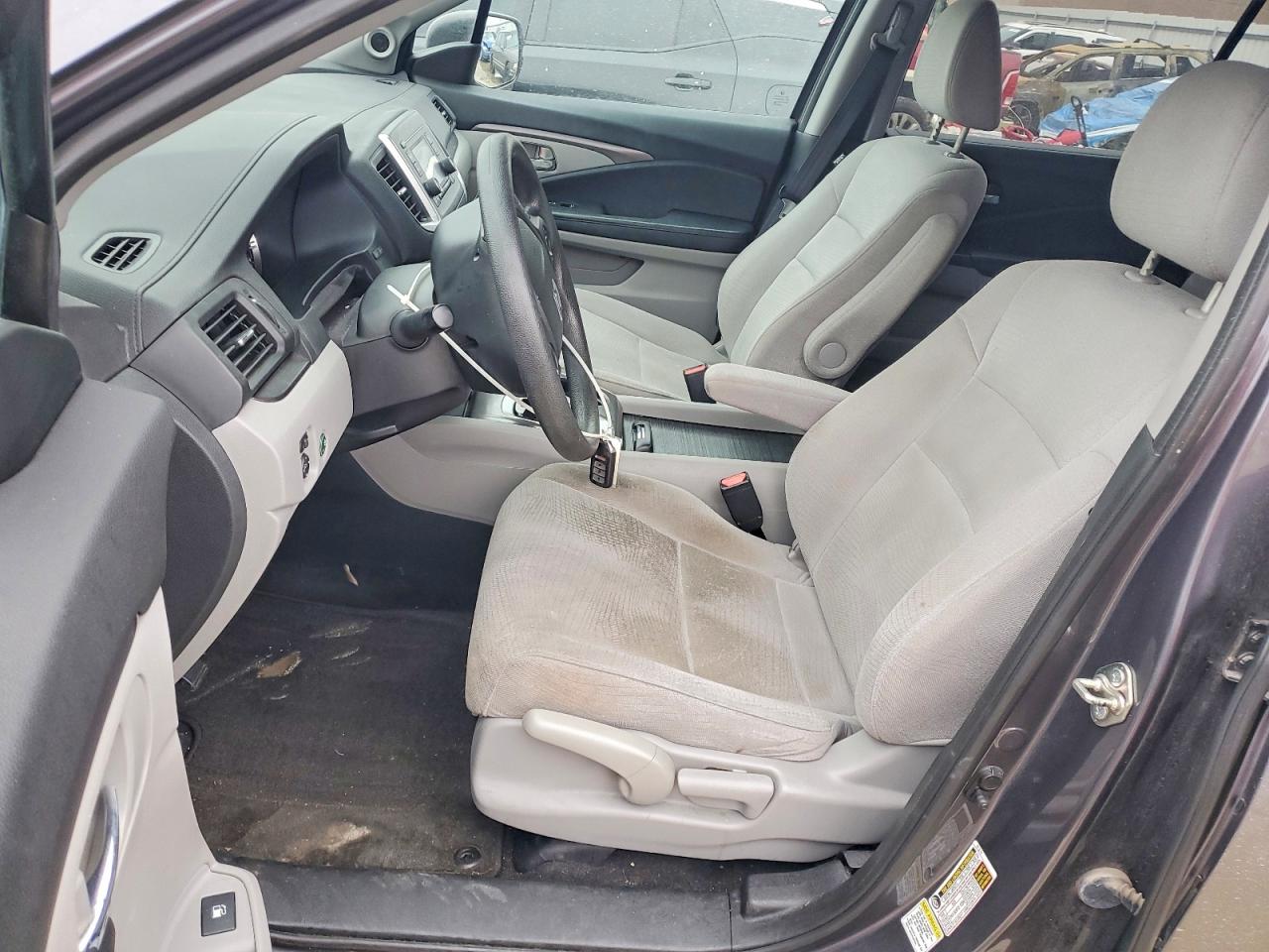 2016 HONDA PILOT LX photo 7