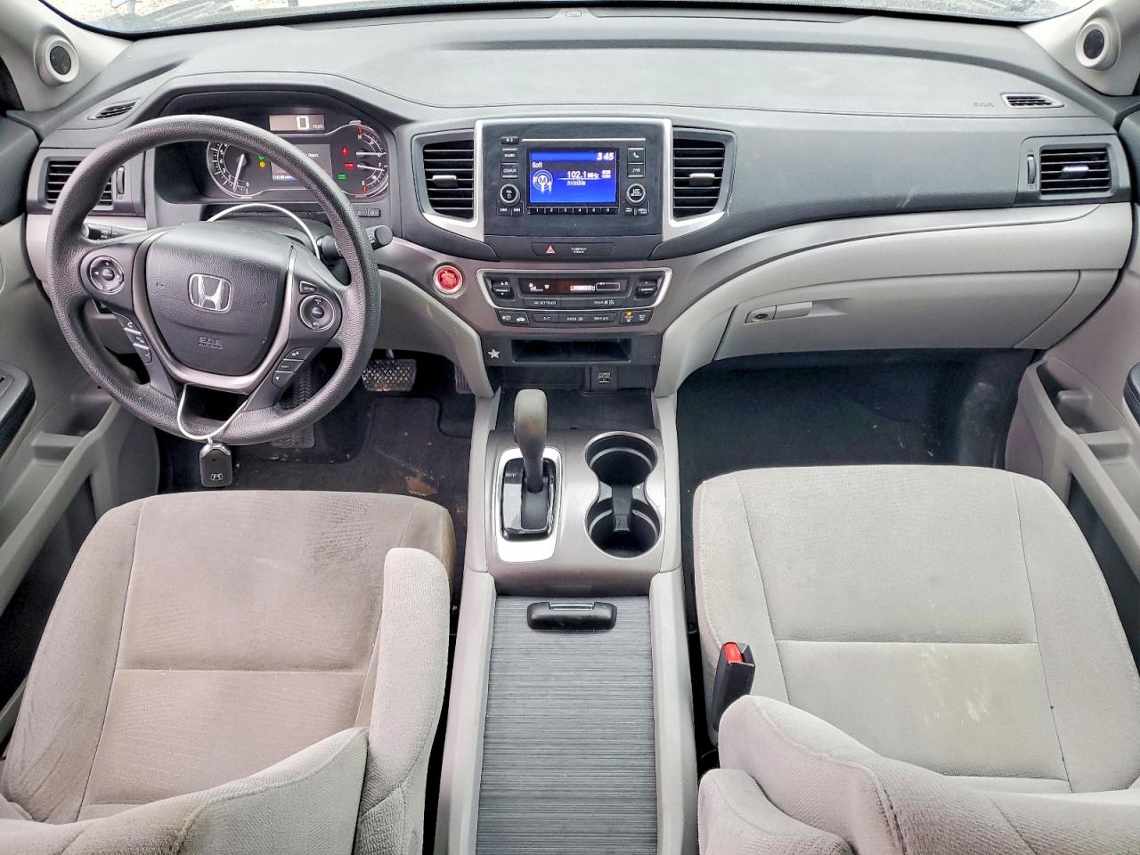 2016 HONDA PILOT LX photo 8