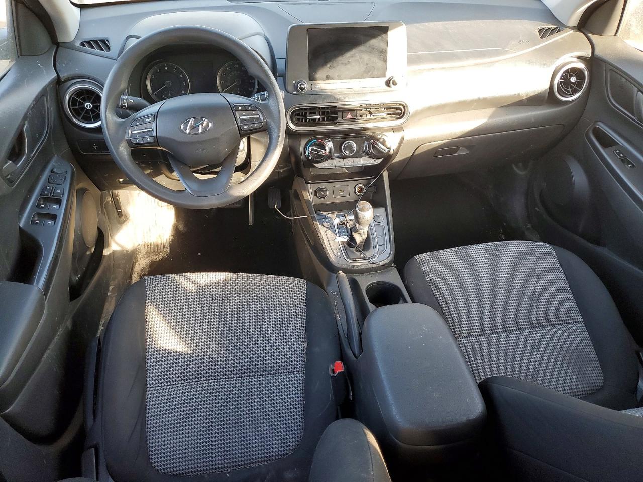 2022 HYUNDAI KONA SE photo 22