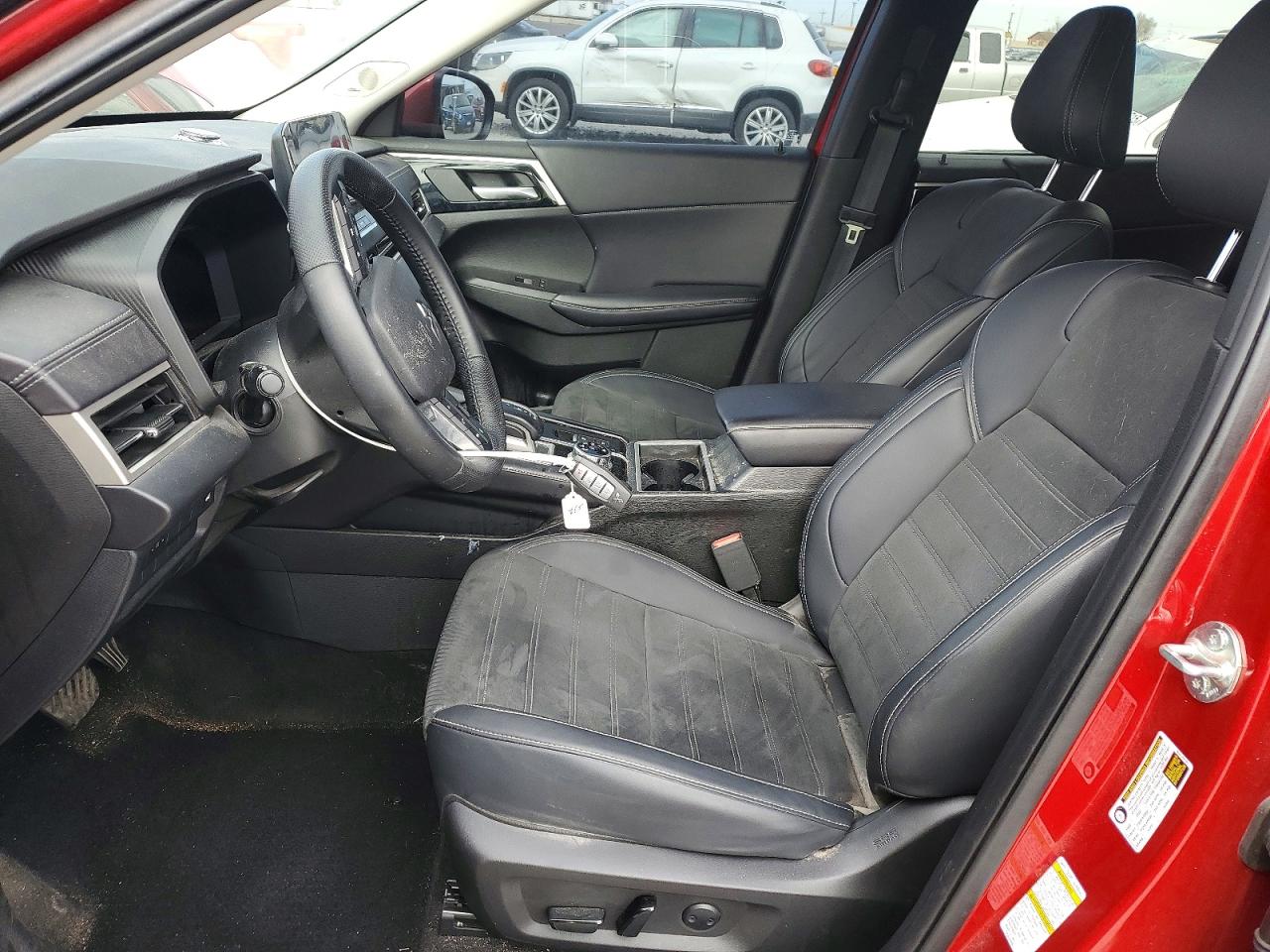 2024 MITSUBISHI OUTLANDER photo 7