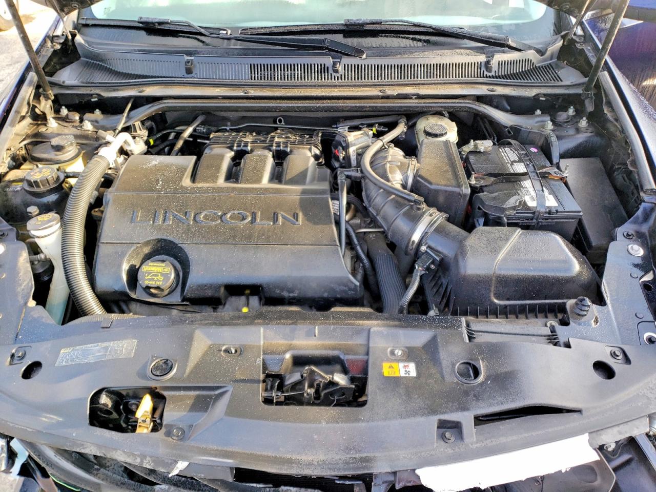 2011 LINCOLN MKS photo 21