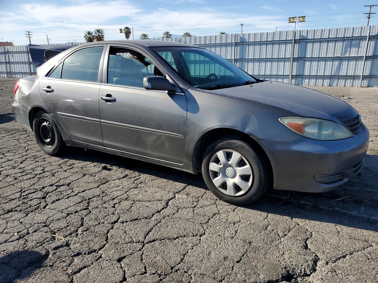 2002 TOYOTA CAMRY LE photo 7