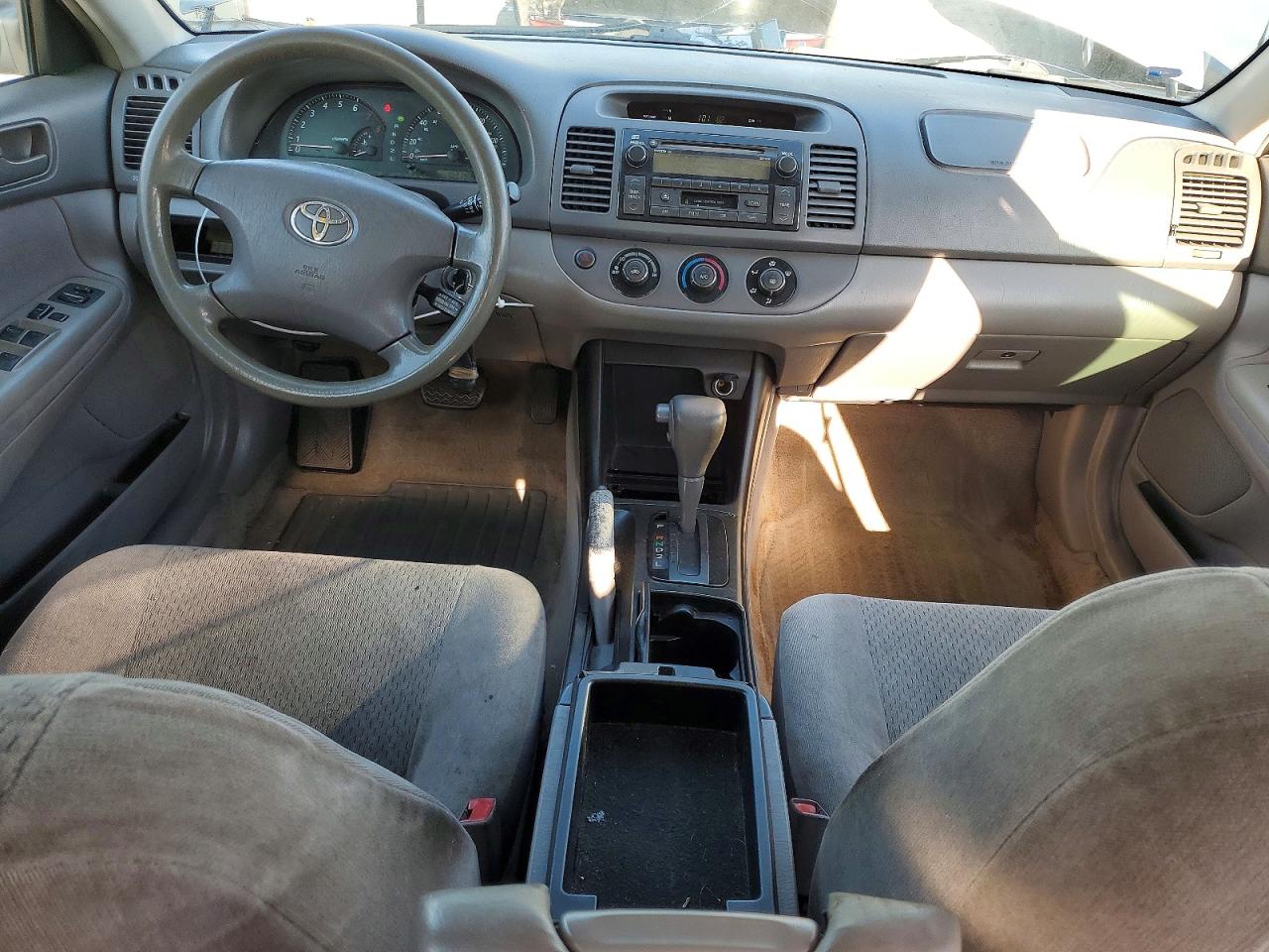 2002 TOYOTA CAMRY LE photo 15