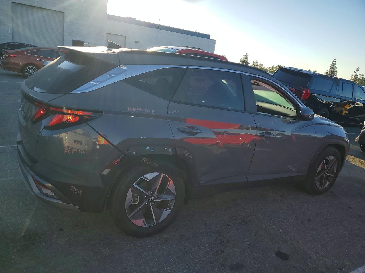 2025 HYUNDAI TUCSON SEL photo 5