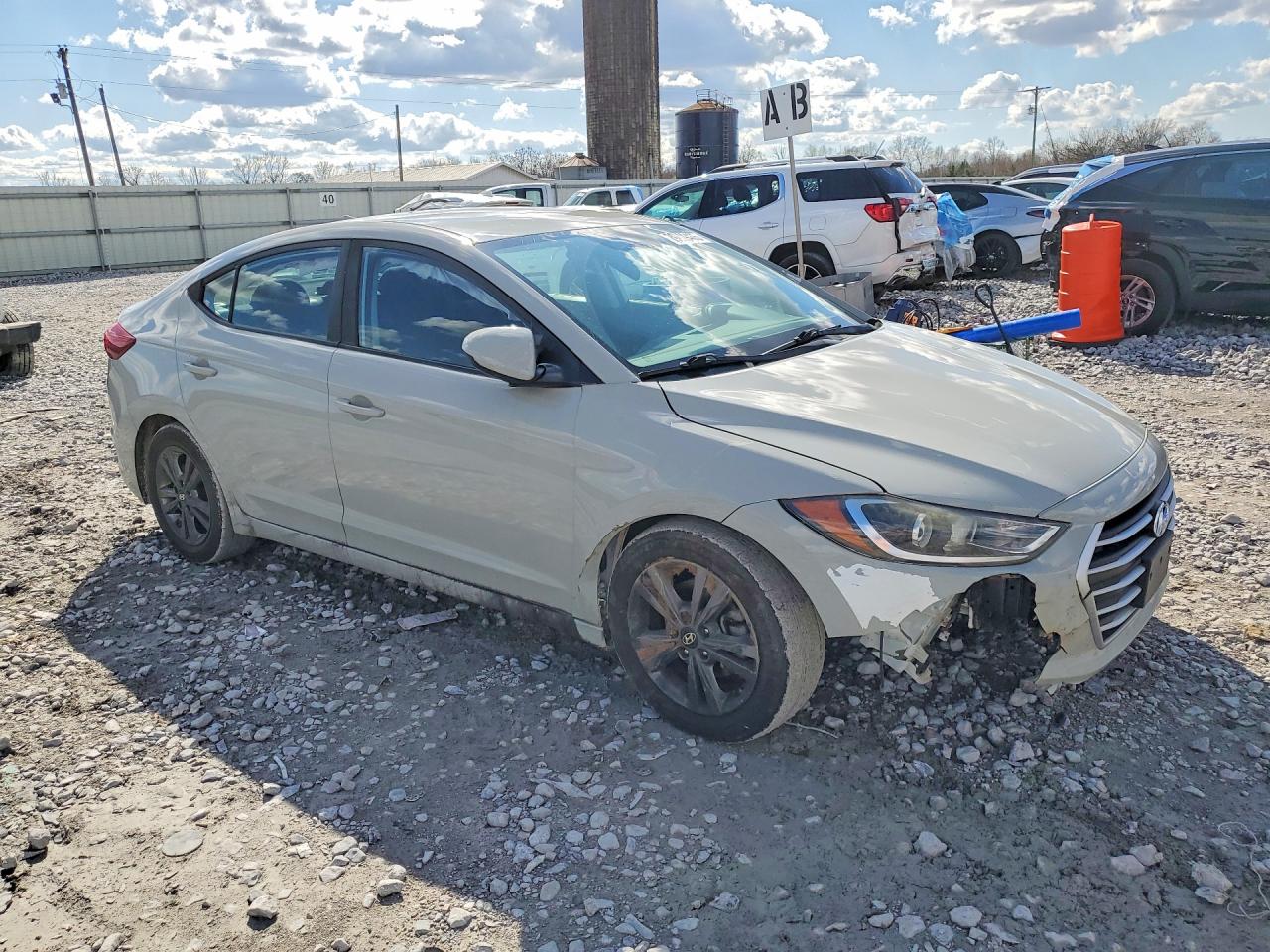 2018 HYUNDAI ELANTRA SEL photo 4