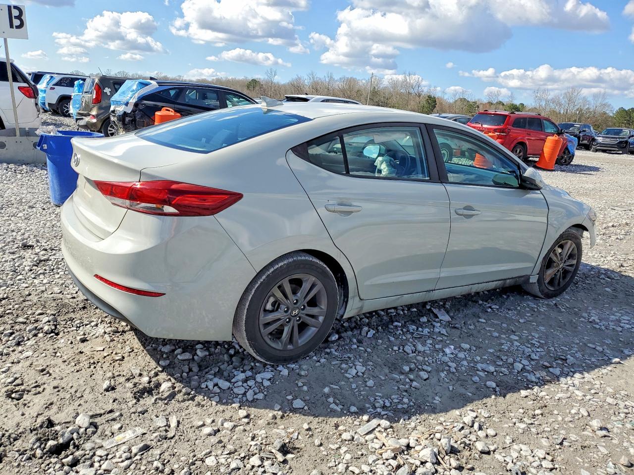 2018 HYUNDAI ELANTRA SEL photo 3
