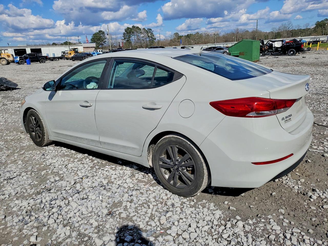 2018 HYUNDAI ELANTRA SEL photo 2