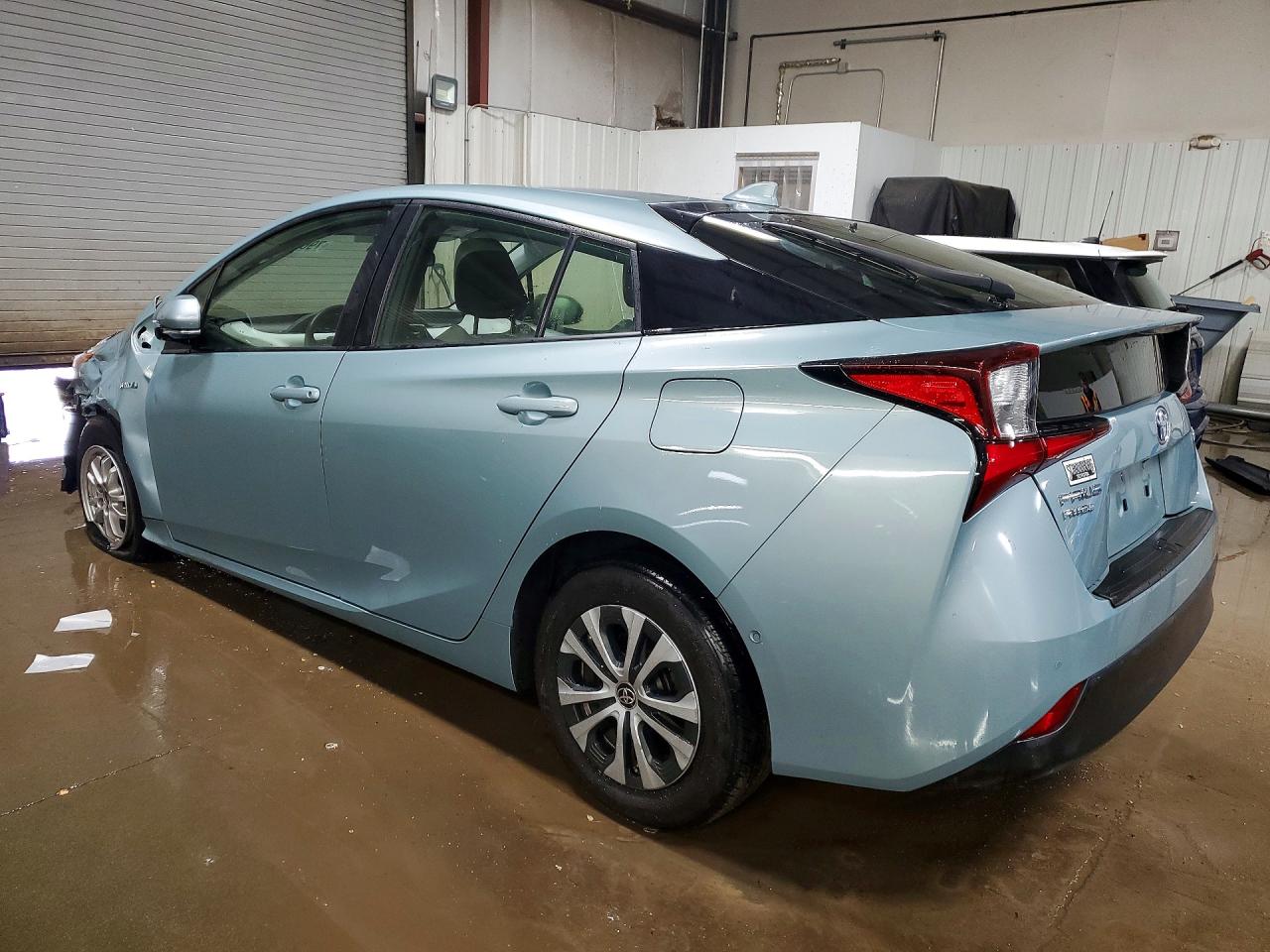 2019 TOYOTA PRIUS LE AWD-E photo 2