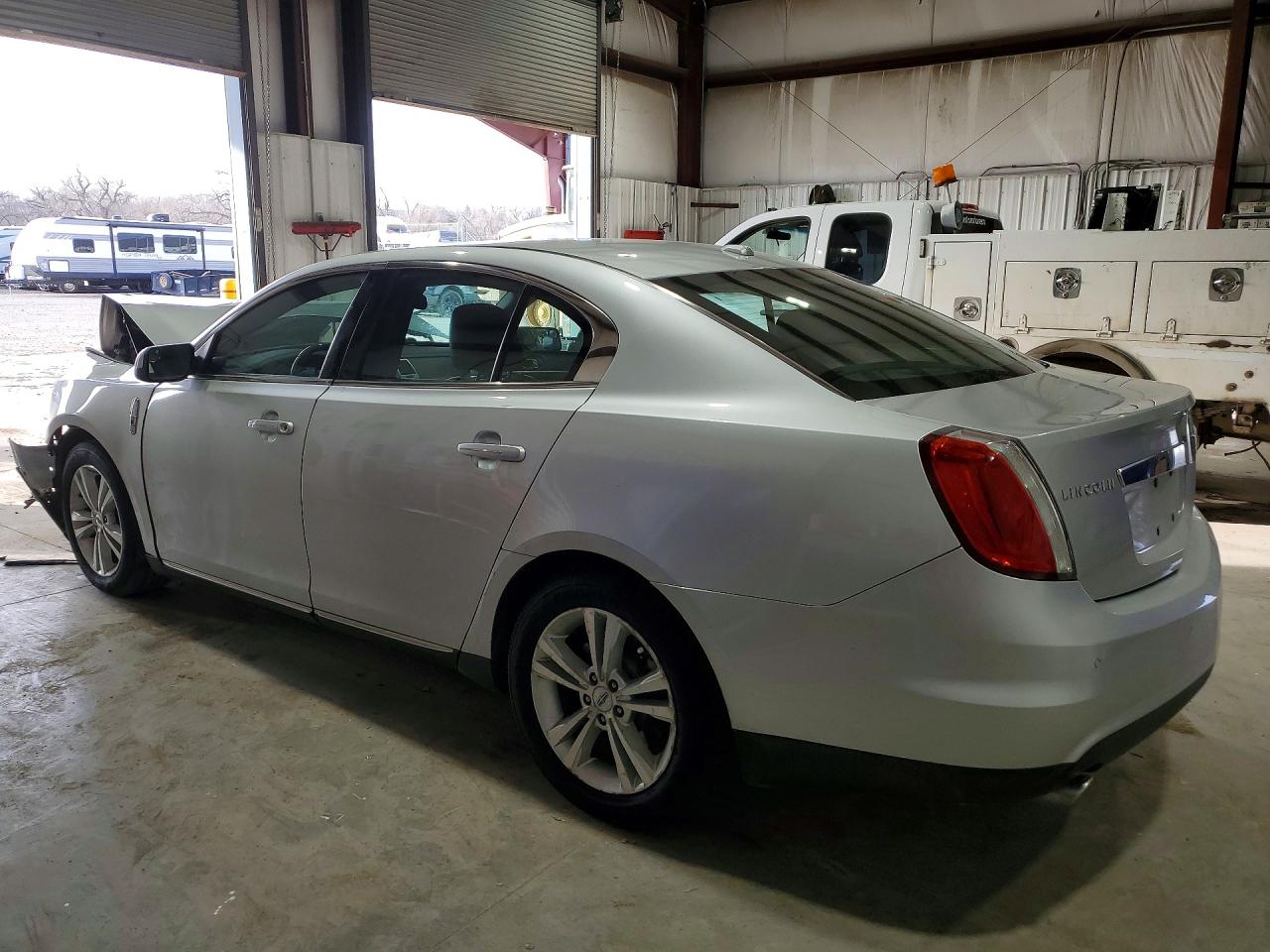 2010 LINCOLN MKS photo 4